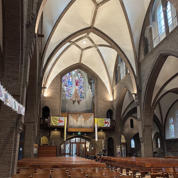 interieur Josephkerk Zeist